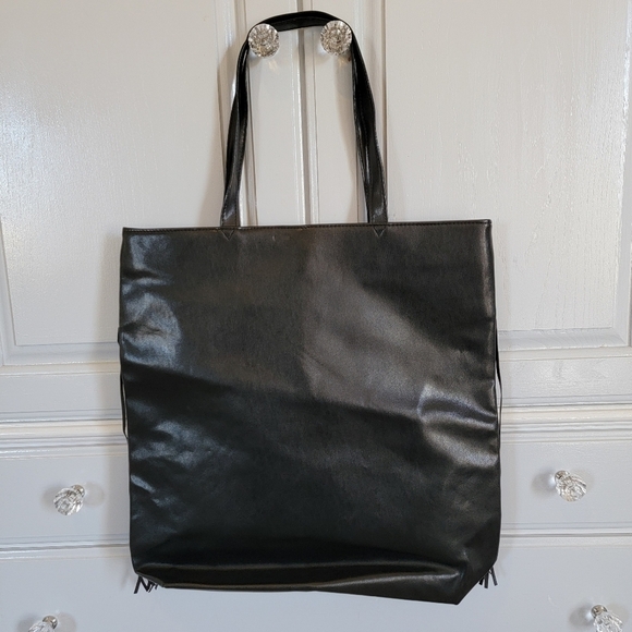 Victoria's Secret Limited Edition Black Faux Leather Flirty Fringe Tote Bag *NWT - Picture 2 of 7